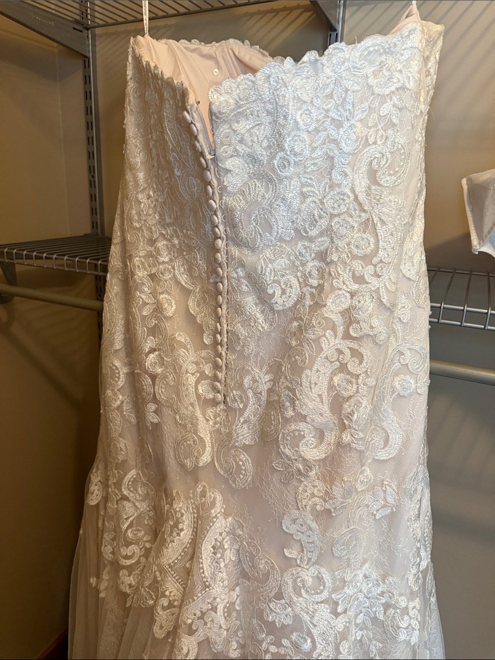 Essense of Australia Wedding Dress - Picture 2 of 6